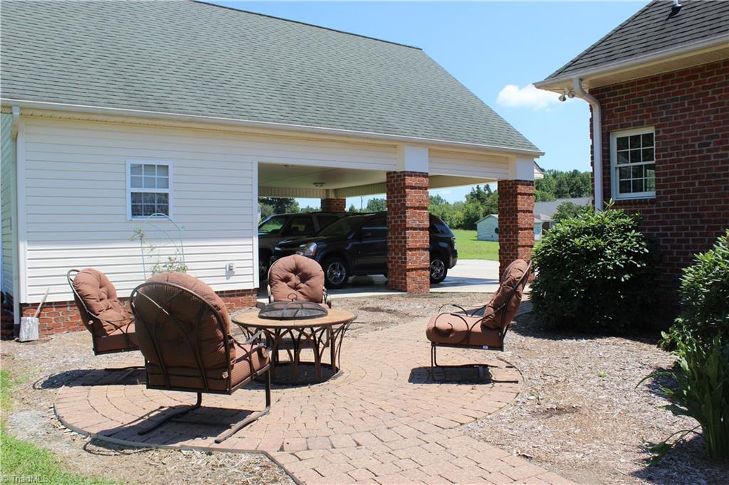 283 Billy Smith Road Lexington, NC 27292 - Photo 5 of 19 Gallery Image 5