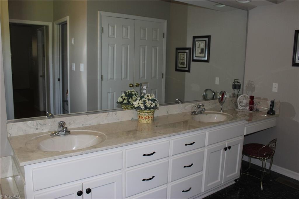 283 Billy Smith Road Lexington, NC 27292 - Photo 9 of 19 Gallery Image 9
