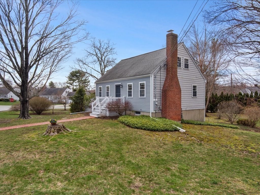 18 Hillside Road Scituate, MA 02066 - Photo 3 of 36