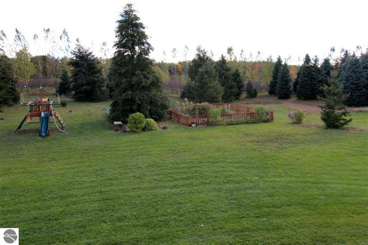 577 Strohm Road Traverse City, MI 49696 - Photo 8 of 24 1777147-7.JPG