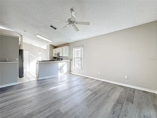 $2,300 | 13642 Emeraldview Drive, Orlando, FL 32828