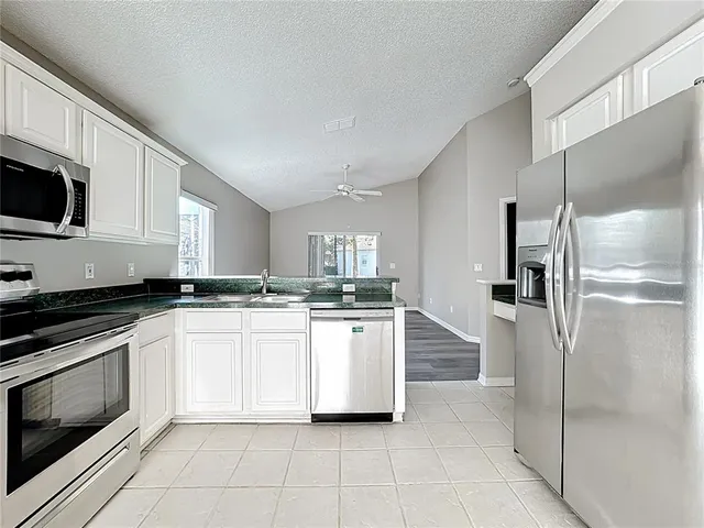 $2,300 | 13642 Emeraldview Drive, Orlando, FL 32828