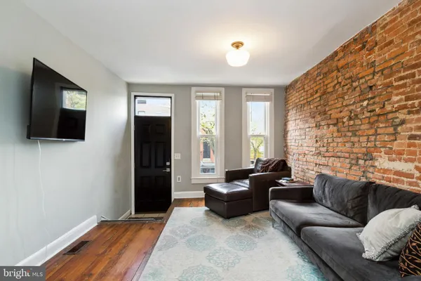 $2,800 | 651 East Clement Street, Baltimore, MD 21230