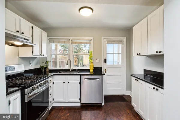 $2,800 | 651 East Clement Street, Baltimore, MD 21230