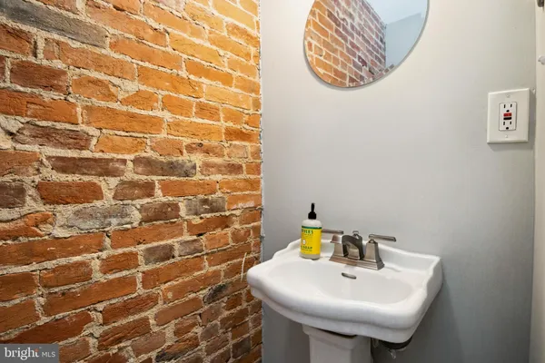 $2,800 | 651 East Clement Street, Baltimore, MD 21230