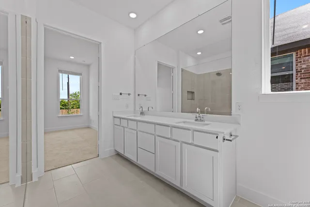 $379,990 | 5532 Paschal Park, New Braunfels, TX 78132