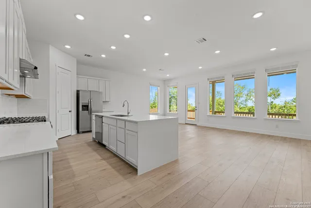 $379,990 | 5532 Paschal Park, New Braunfels, TX 78132