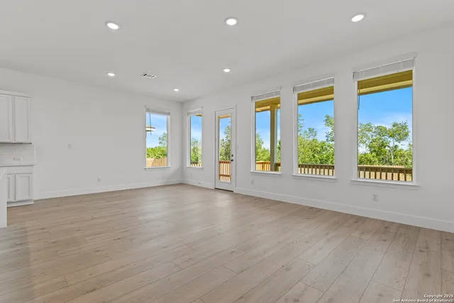 $379,990 | 5532 Paschal Park, New Braunfels, TX 78132