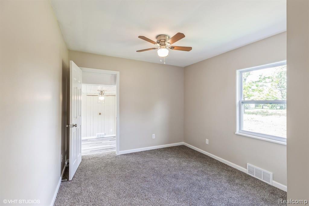 4411 Lapeer Road Burton, MI 48509 - Photo 8 of 15