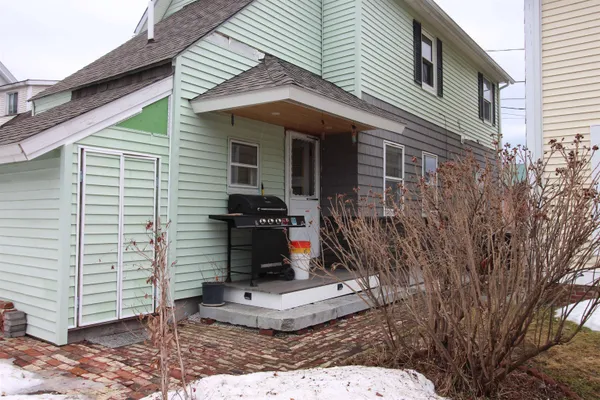 $339,900 | 8 Central Street, Pembroke, NH 03275