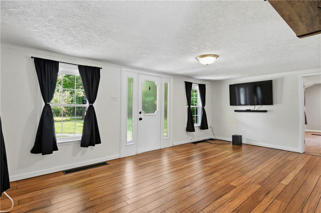 128 Dehaven Road Beaver Falls, PA 15010 - Photo 9 of 29