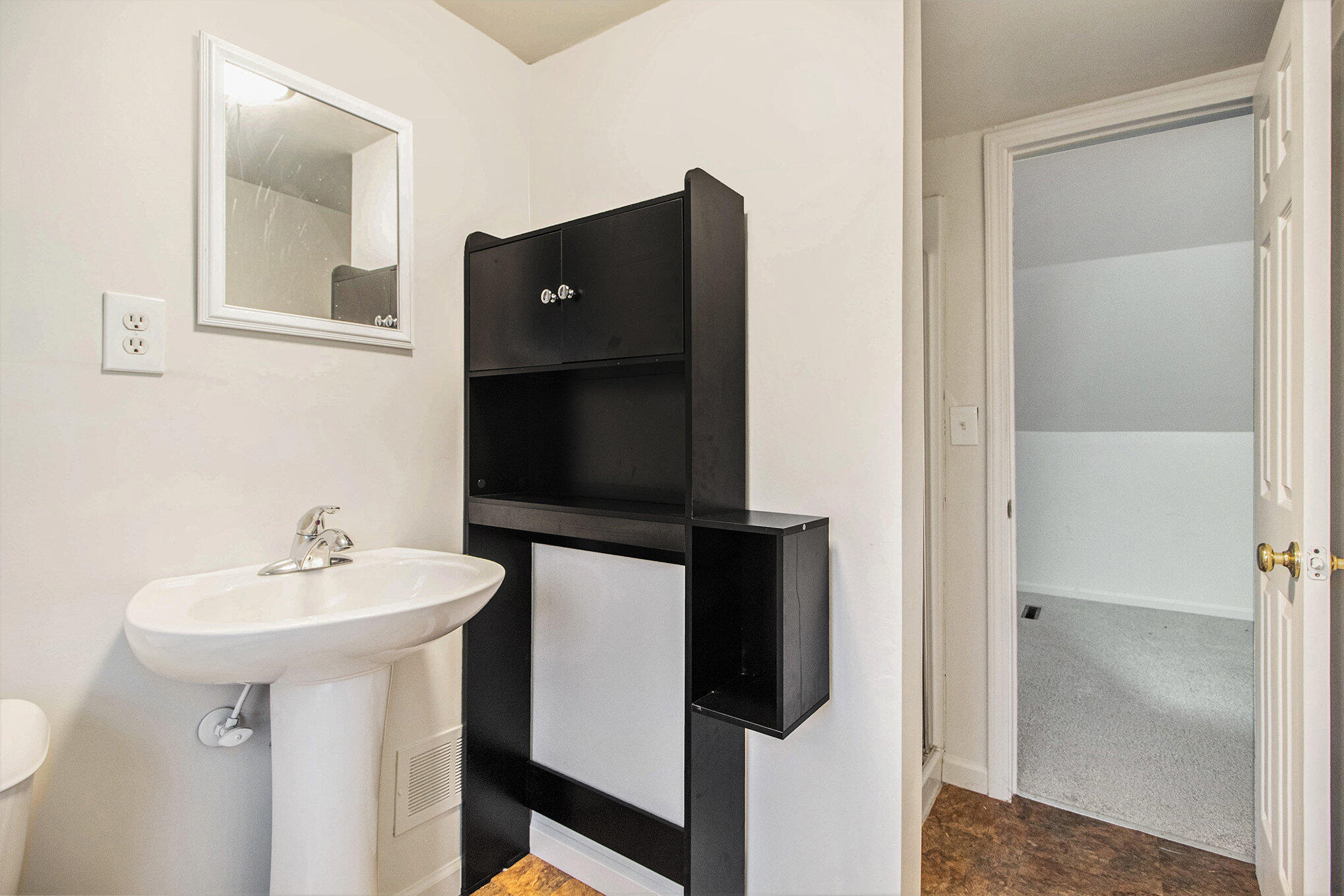 15310 Beech Daly Road Taylor, MI 48180 - Photo 11 of 17 010_file_104