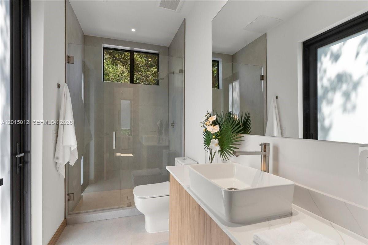 2175 Southwest 25th Street Miami, FL 33133 - Photo 16 of 39