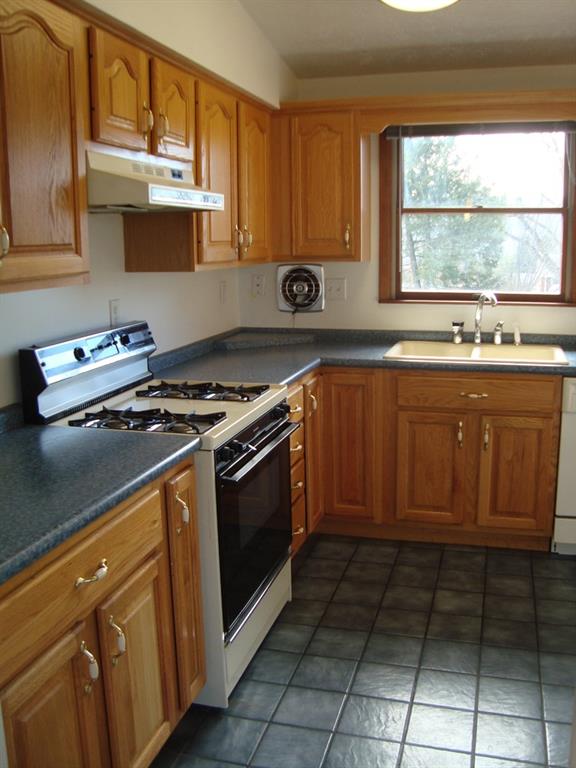 3000 Artfield Street Lower Burrell, PA 15068 - Photo 4 of 18 Kitchen