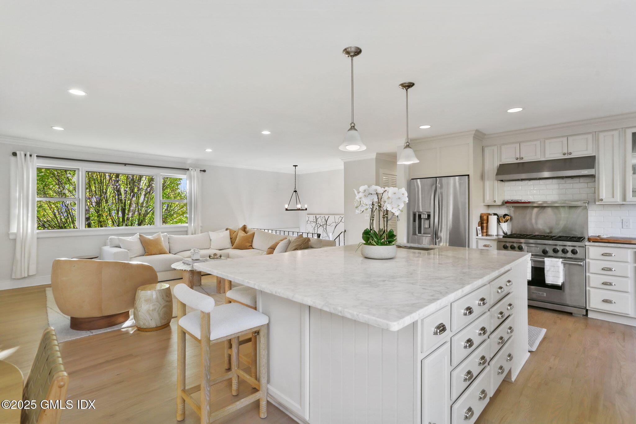 6 Meadowbank Road Old Greenwich, CT 06870 - Photo 2 of 30 Dine-in Kitchen