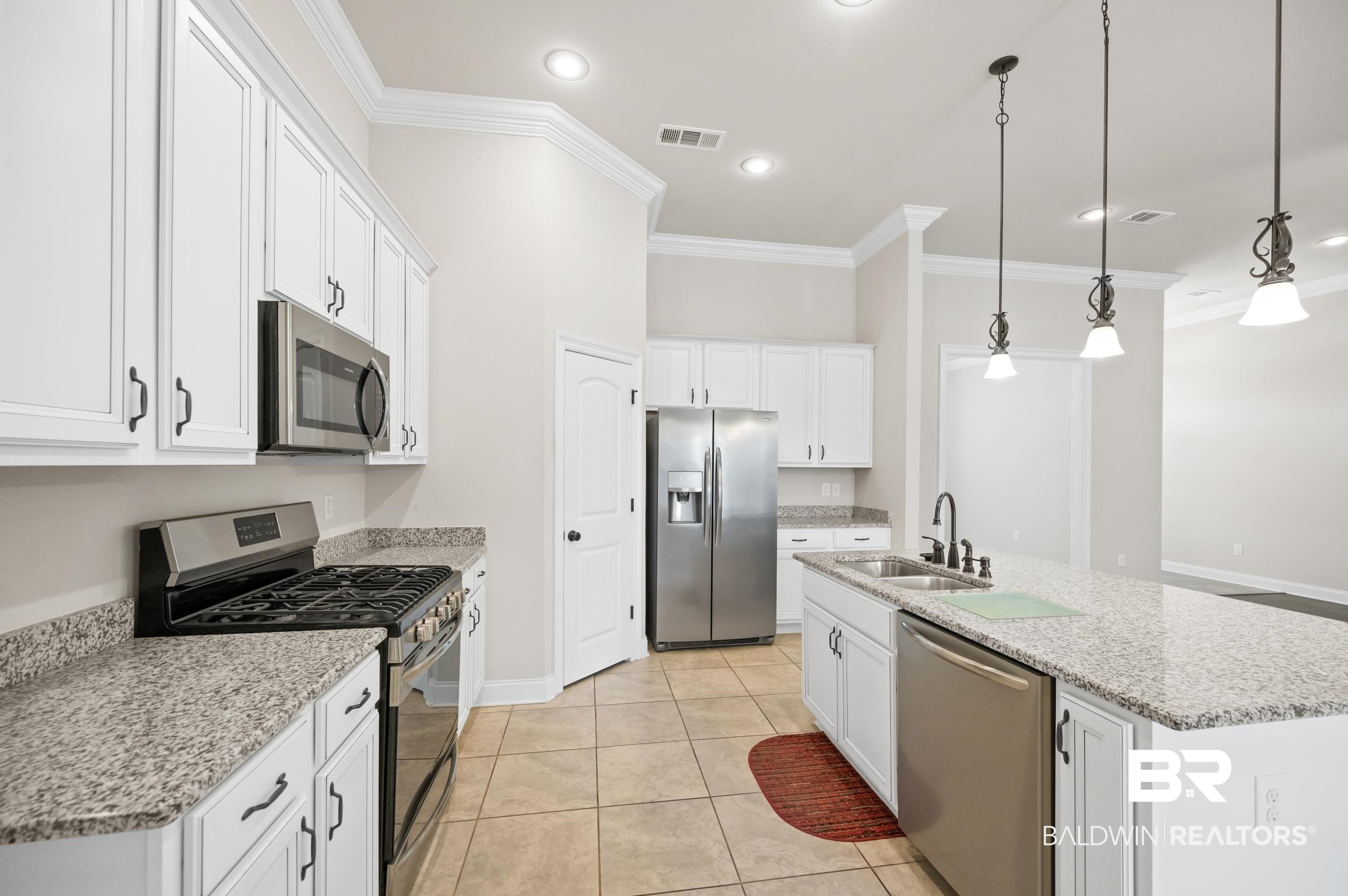1050 Thoresby Drive Foley, AL 36535 - Photo 7 of 37