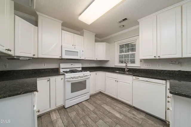 $575,000 | 105 Fox Horn Run, Cary, NC 27511