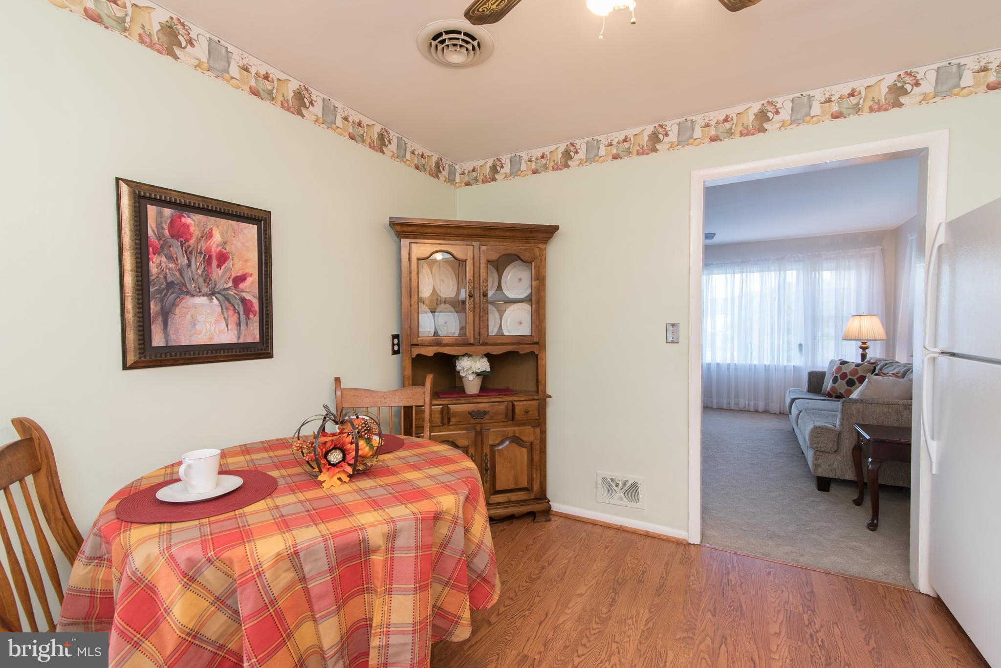 218 East 5th Avenue Ranson, WV 25438 - Photo 5 of 35 Eat In Country Kitchen. Nice Clean Appliances!
