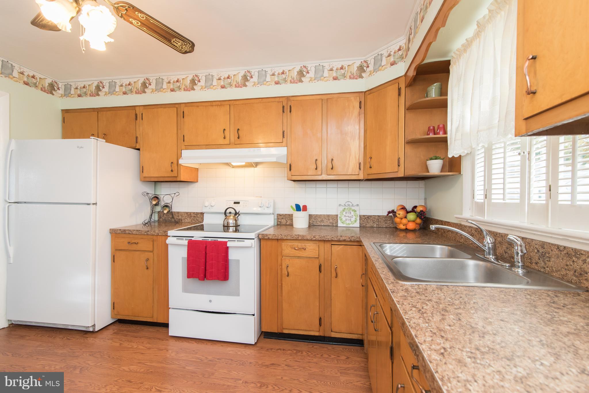 218 East 5th Avenue Ranson, WV 25438 - Photo 8 of 35 Charming! Lot's Of Cabinet & Counter Space!