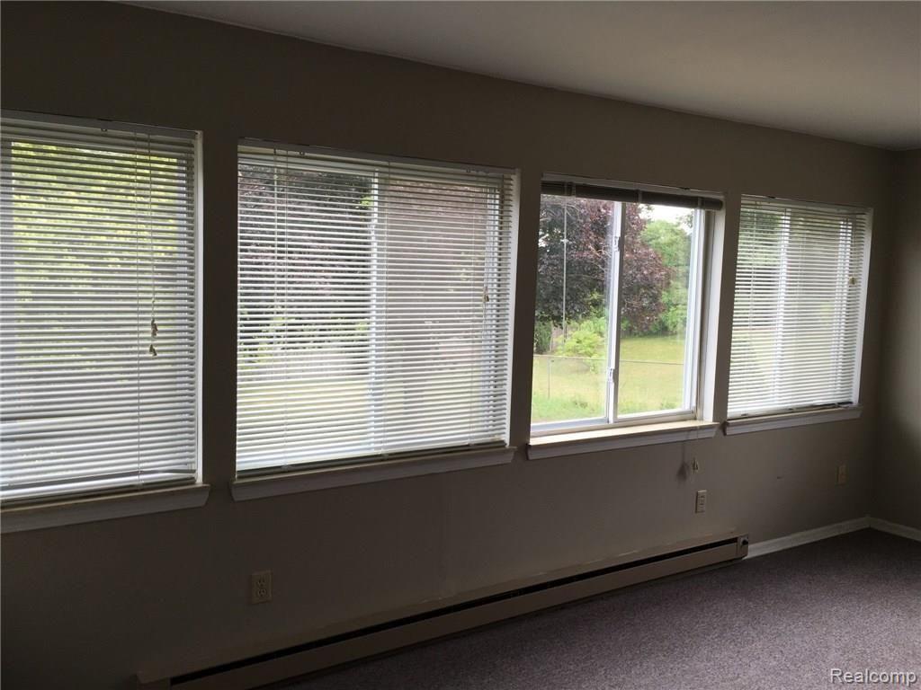 13465 Fenton Road Fenton, MI 48430 - Photo 11 of 15 IMG_0344.JPG