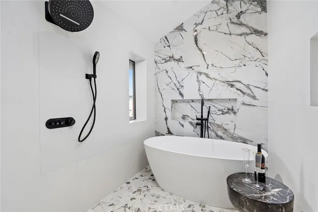 $2,199,000 | 15631 Sunburst Lane, Huntington Beach, CA 92647