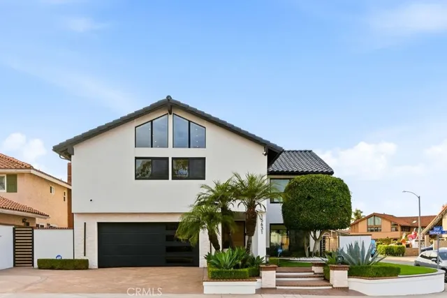 $2,199,000 | 15631 Sunburst Lane, Huntington Beach, CA 92647