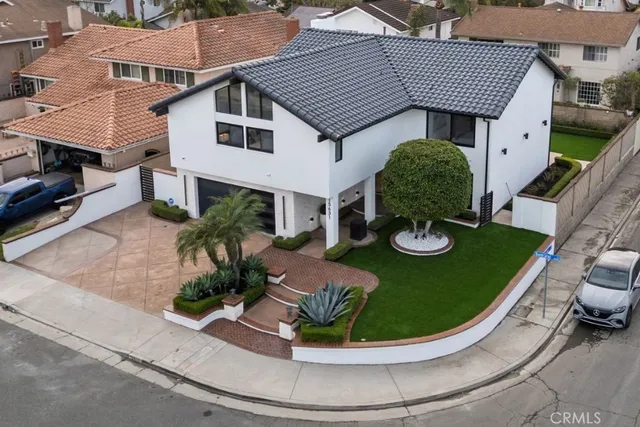 $2,199,000 | 15631 Sunburst Lane, Huntington Beach, CA 92647