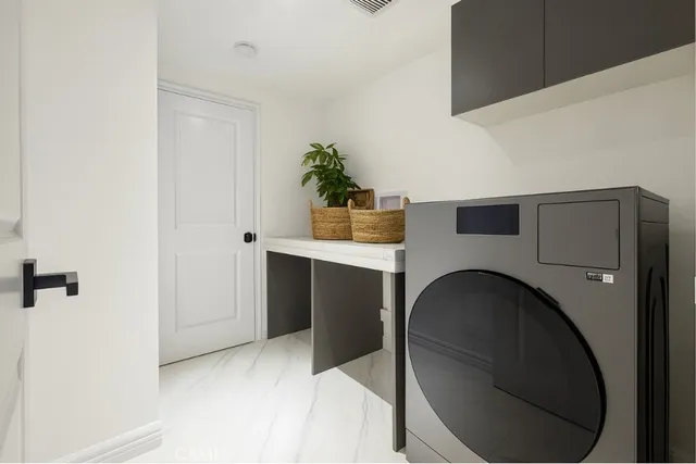 $2,199,000 | 15631 Sunburst Lane, Huntington Beach, CA 92647