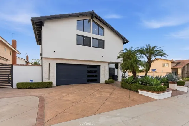 $2,199,000 | 15631 Sunburst Lane, Huntington Beach, CA 92647