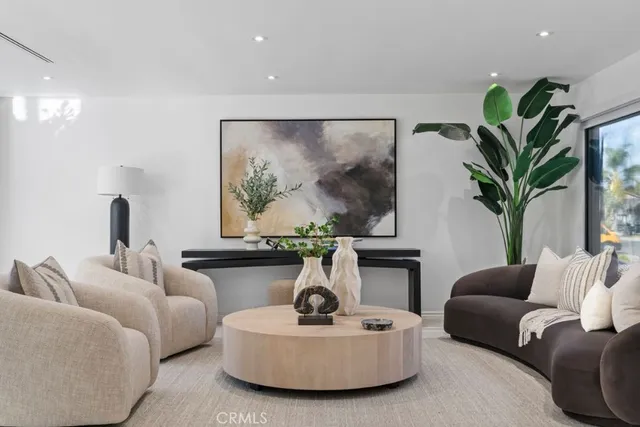 $2,199,000 | 15631 Sunburst Lane, Huntington Beach, CA 92647