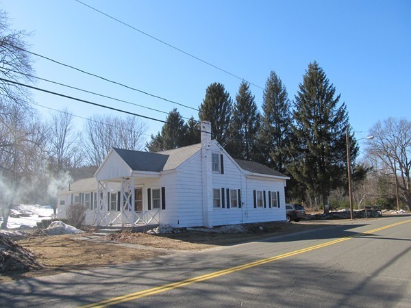 504 Russellville Road Westfield, MA 01085 - Photo 4 of 28 Gallery Image 4