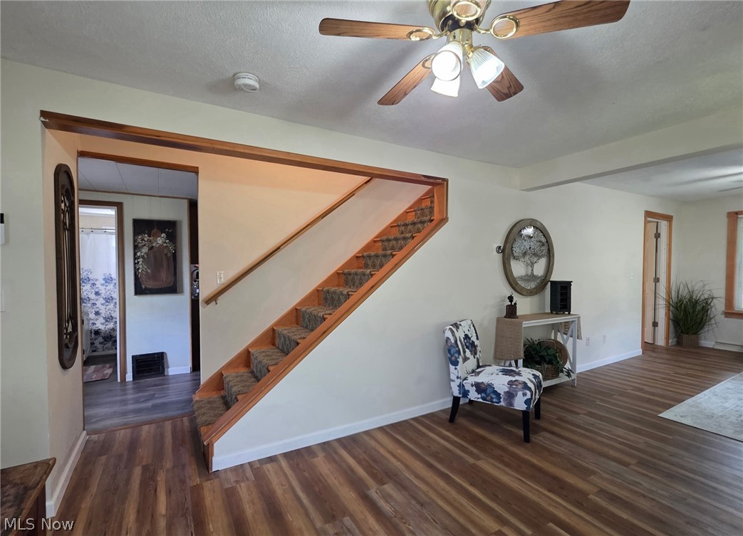 2335 West River Road Newton Falls, OH 44444 - Photo 7 of 36