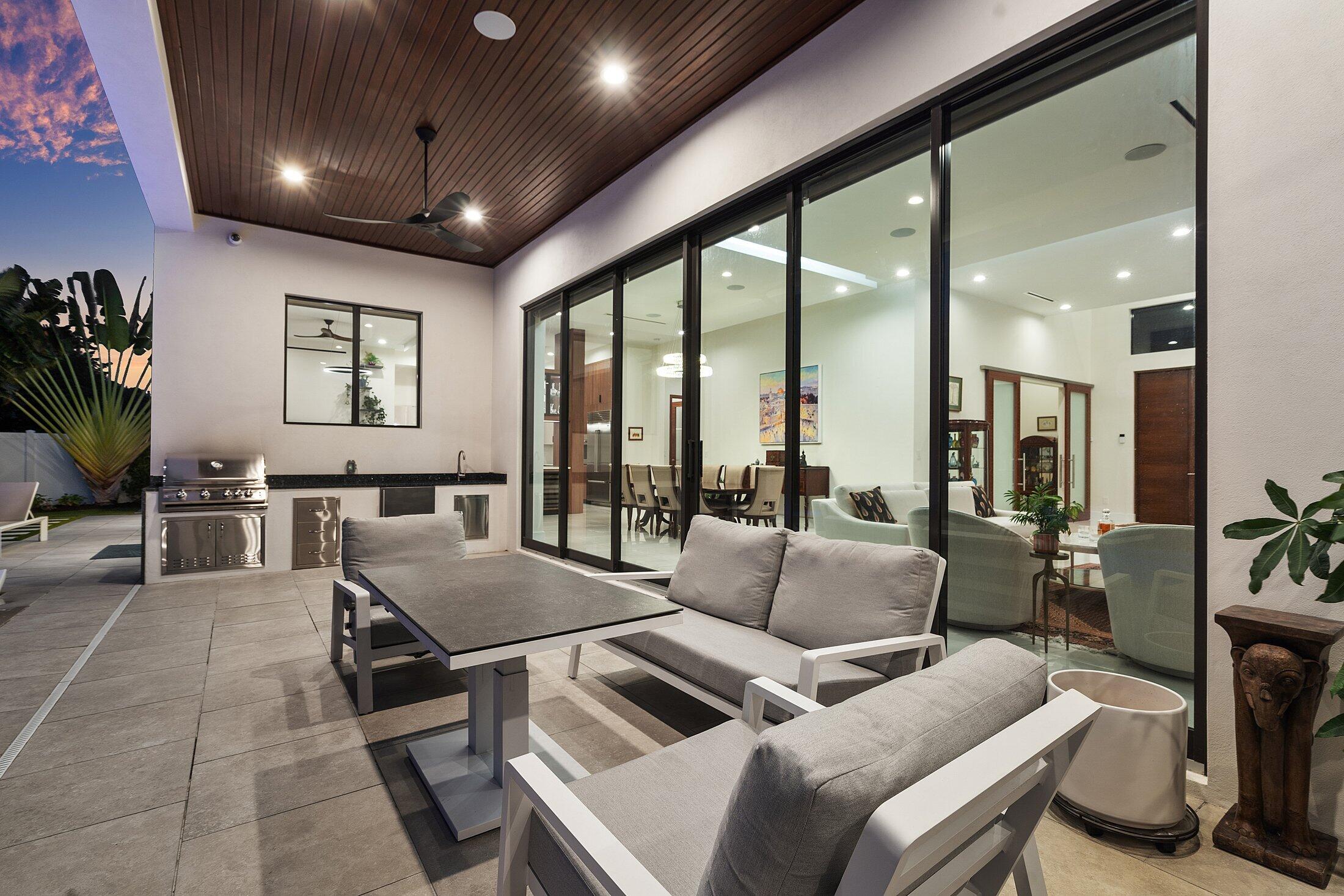 450 Northeast 10th Street Boca Raton, FL 33432 - Photo 5 of 119 079-450Northeast10thStreet-BocaRaton-FL-