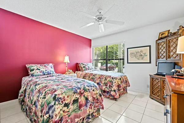 $2,600 | 5153 Oakhill Lane, Unit 512, Delray Beach, FL 33484