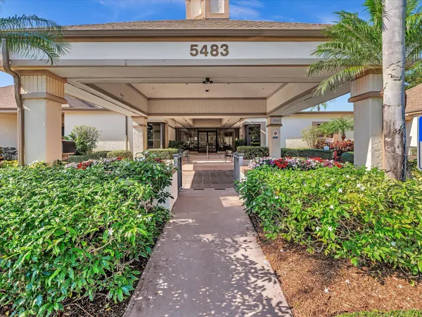$2,600 | 5153 Oakhill Lane, Unit 512, Delray Beach, FL 33484