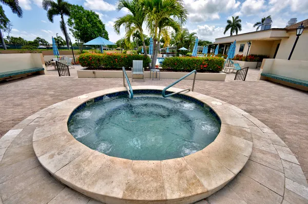 $2,600 | 5153 Oakhill Lane, Unit 512, Delray Beach, FL 33484