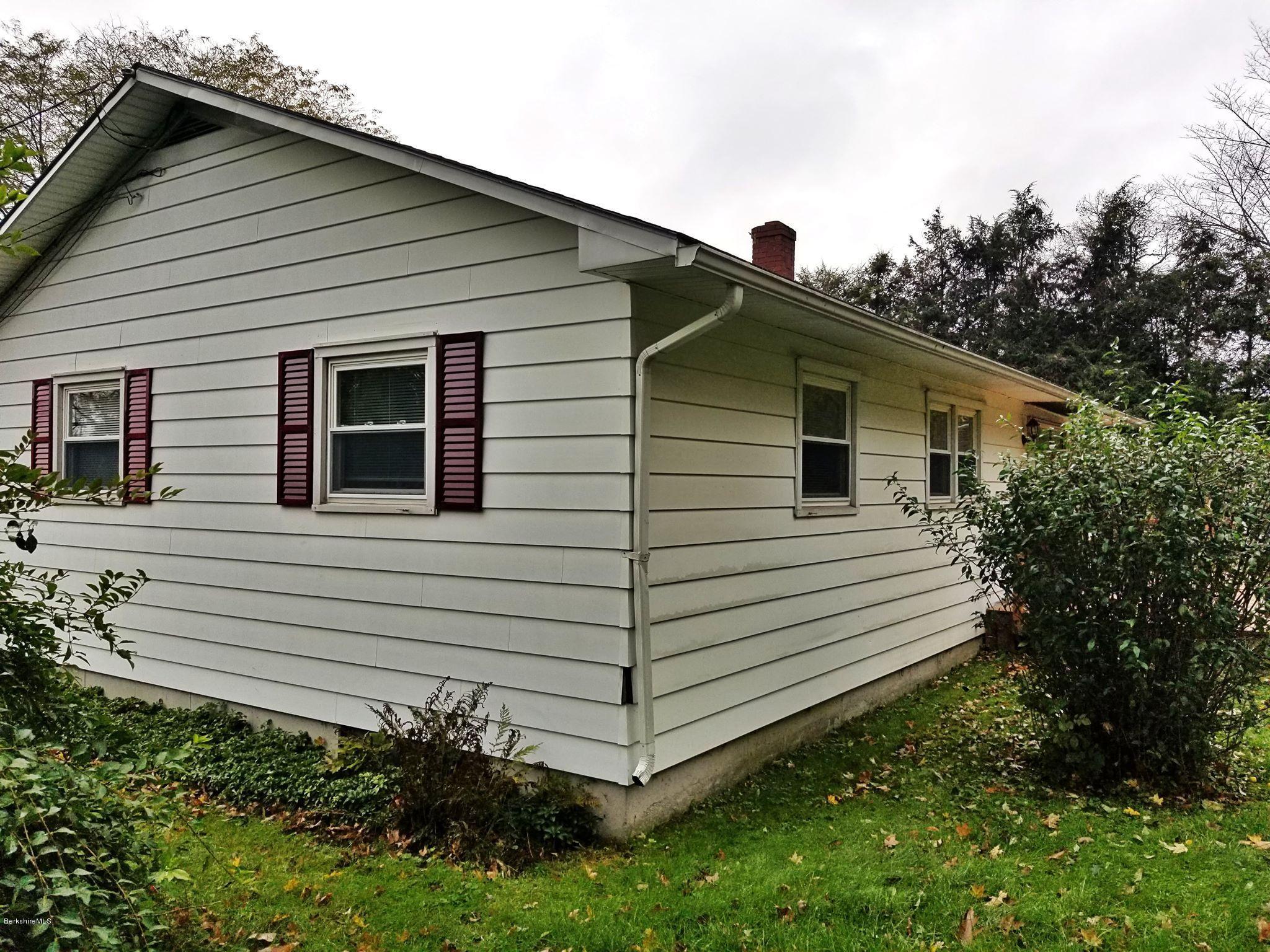 860 North Hoosac Road Williamstown, MA 01267 - Photo 4 of 26 Side View