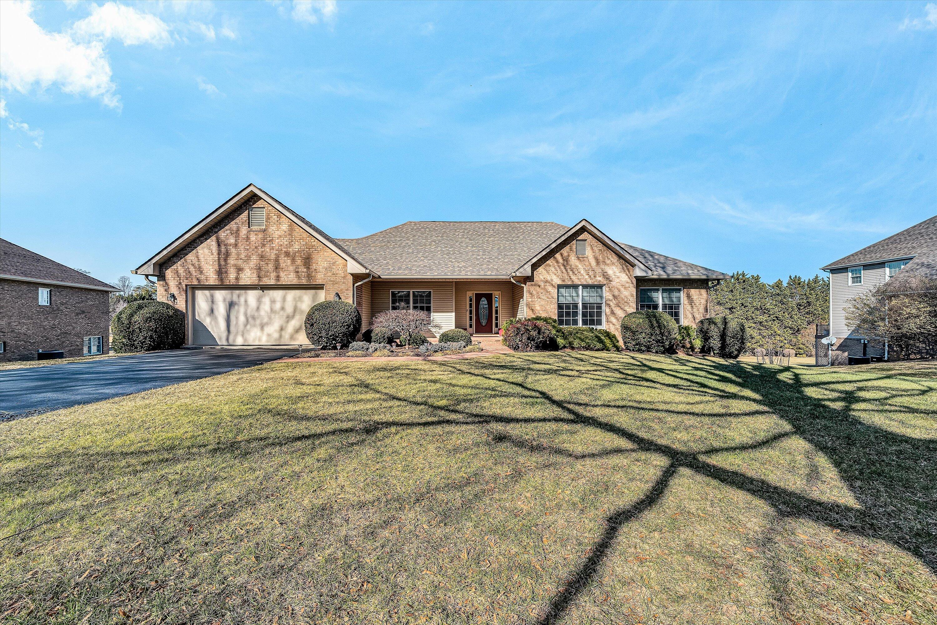 3723 Renfield Drive Southwest Roanoke, VA 24018 - Photo 1 of 61 3723 Renfield Dr SW