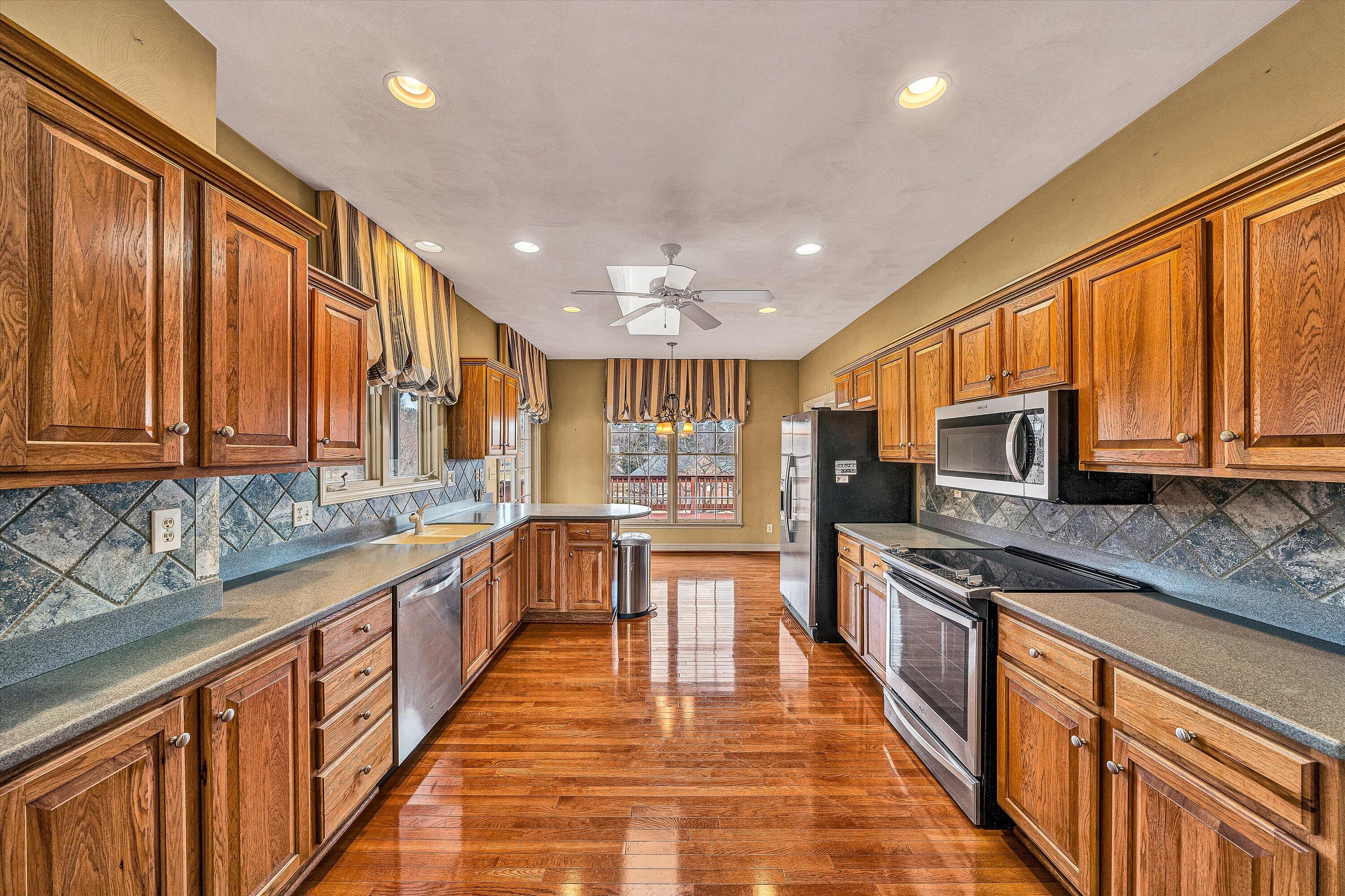 3723 Renfield Drive Southwest Roanoke, VA 24018 - Photo 12 of 61 11-VM-00991