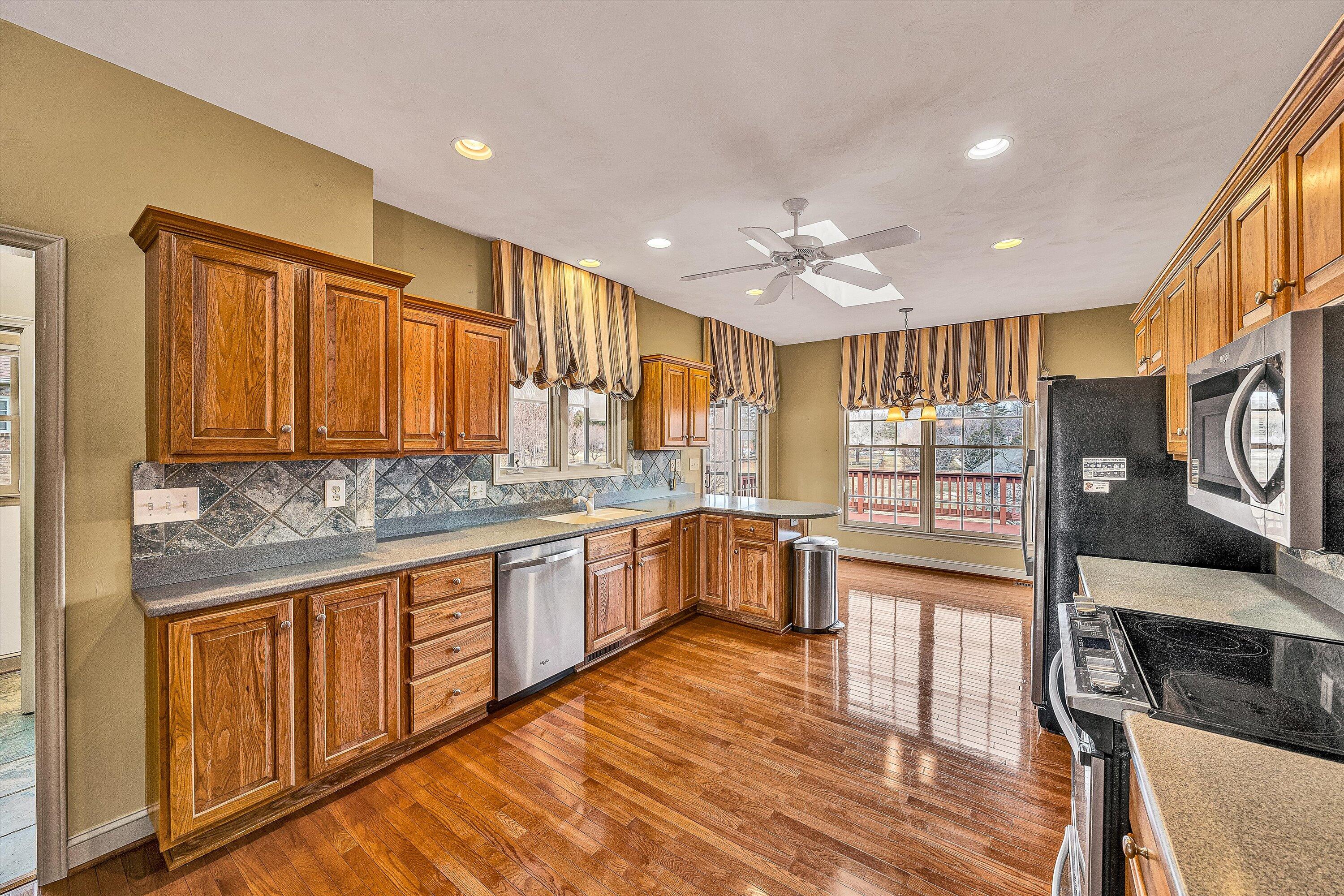 3723 Renfield Drive Southwest Roanoke, VA 24018 - Photo 13 of 61 12-VM-00994