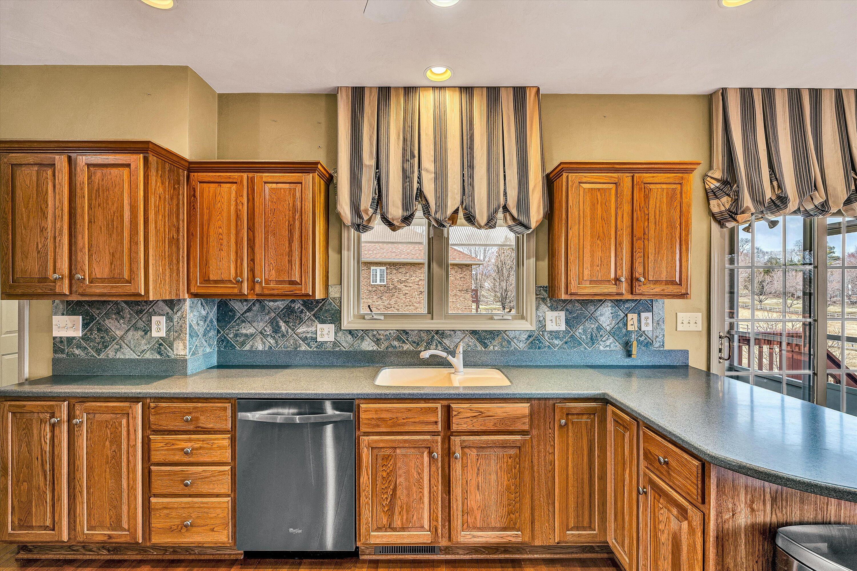 3723 Renfield Drive Southwest Roanoke, VA 24018 - Photo 15 of 61 14-VM-01000