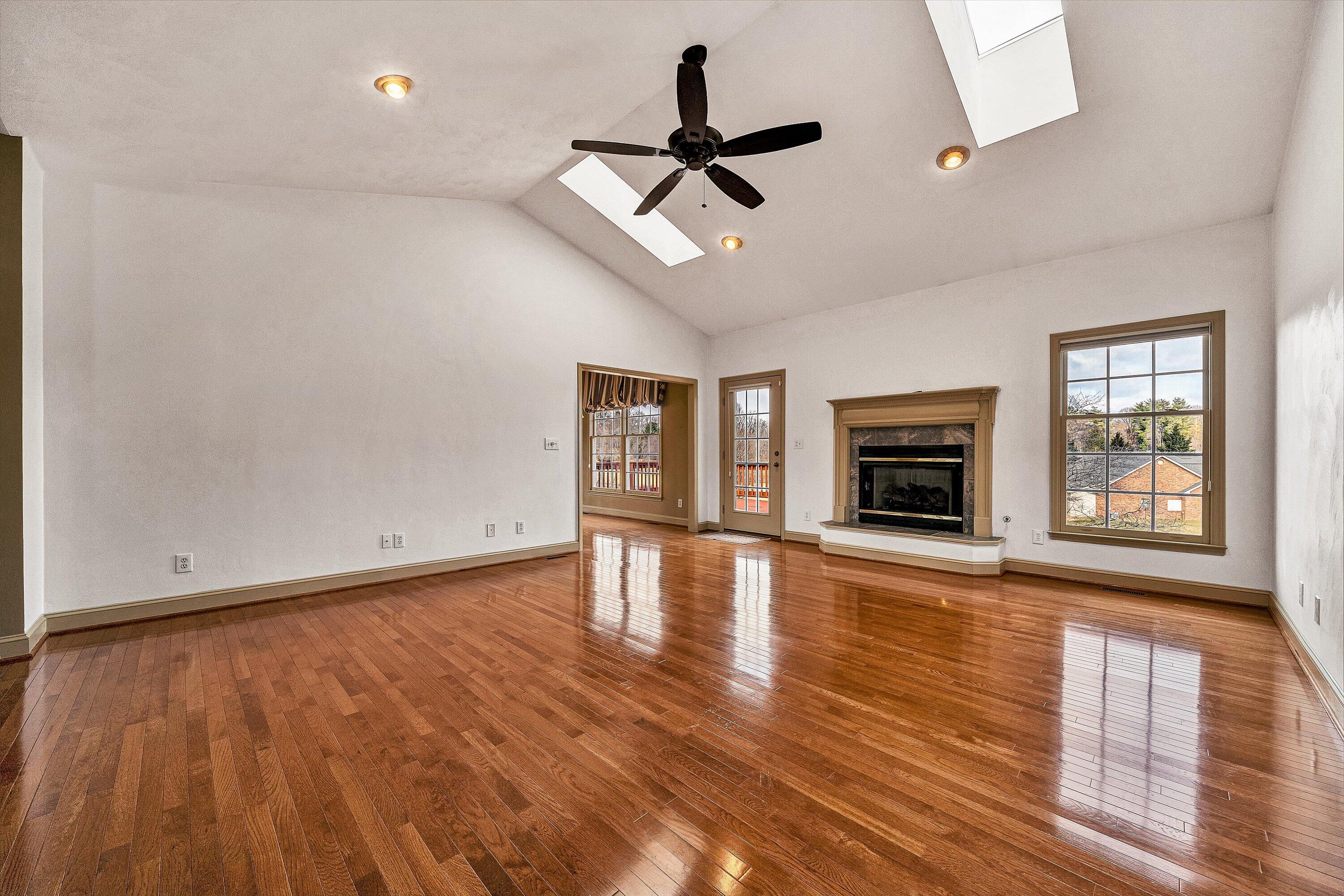 3723 Renfield Drive Southwest Roanoke, VA 24018 - Photo 7 of 61 06-VM-00976