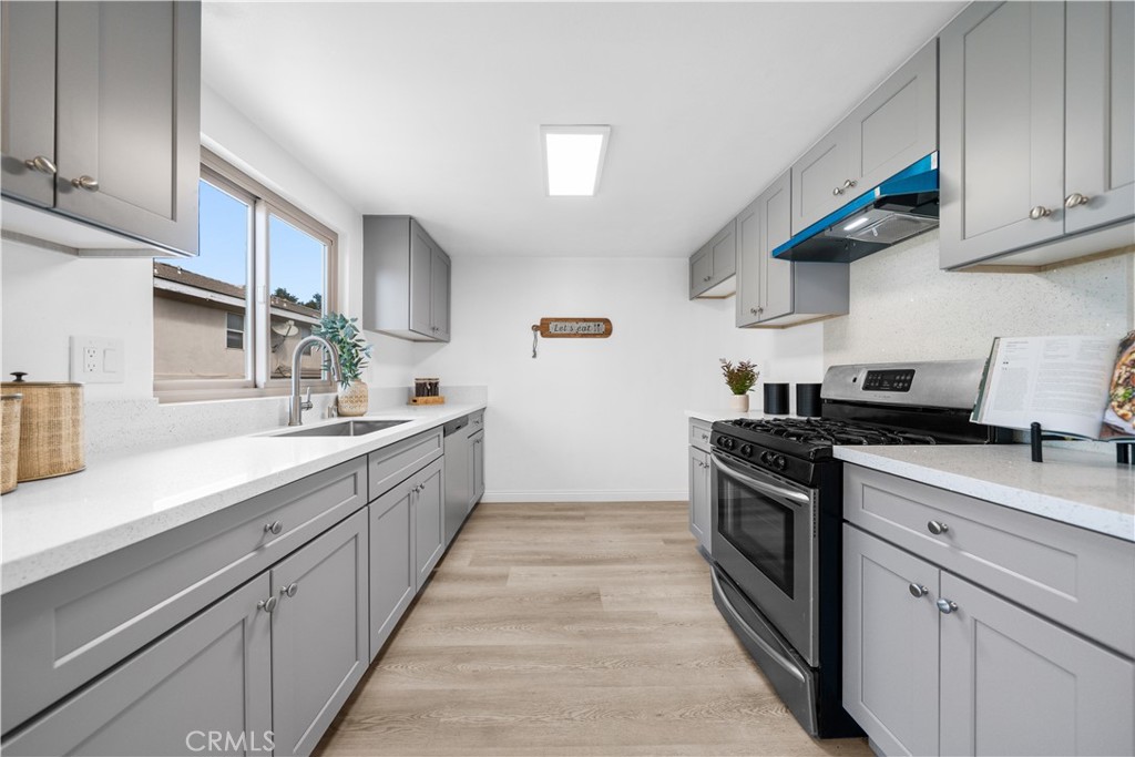 313 South Almansor Street, Unit 9 Alhambra, CA 91801 - Photo 10 of 17