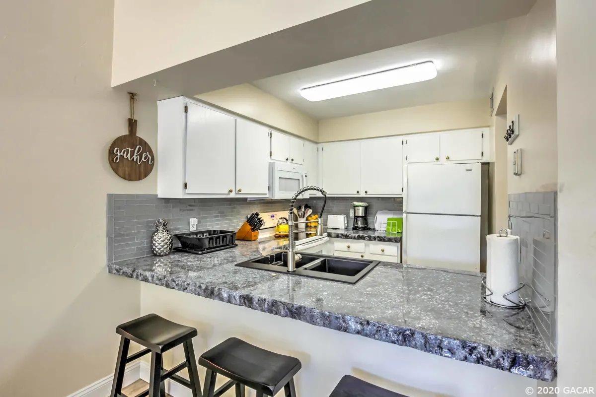 4325 Southwest 20th Lane Gainesville, FL 32607 - Photo 10 of 24 Gallery Image 10