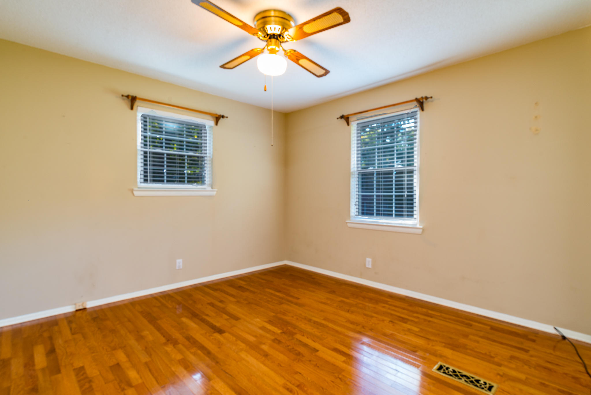437 Gravitt Road Chickamauga, GA 30707 - Photo 7 of 17 437 gravitt rd-23