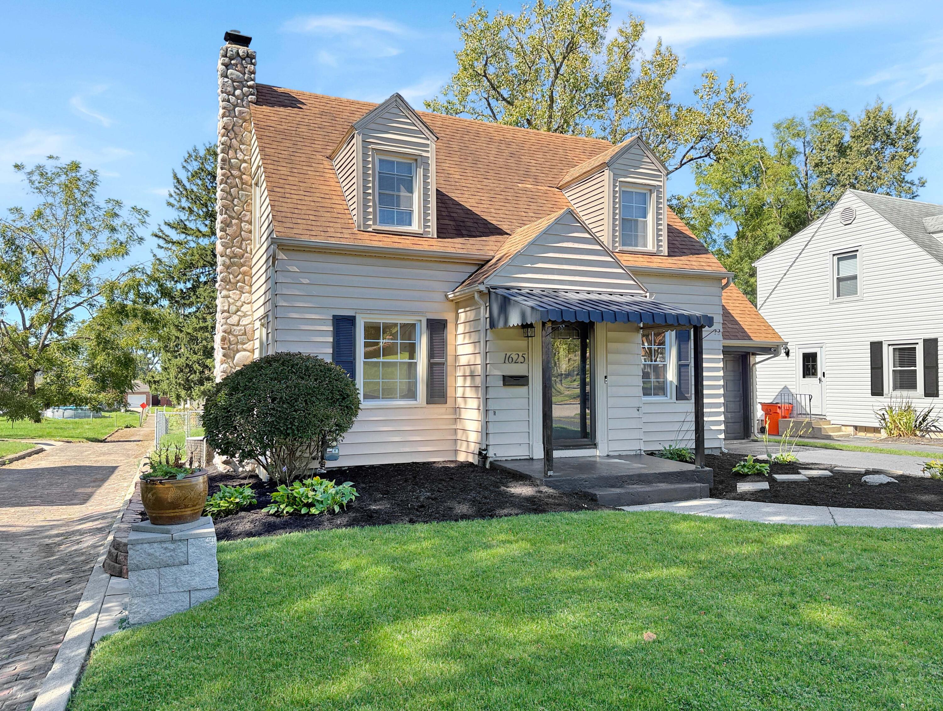 1625 Crestview Drive Springfield, OH 45504 - Photo 5 of 50 1625 Crestview-5