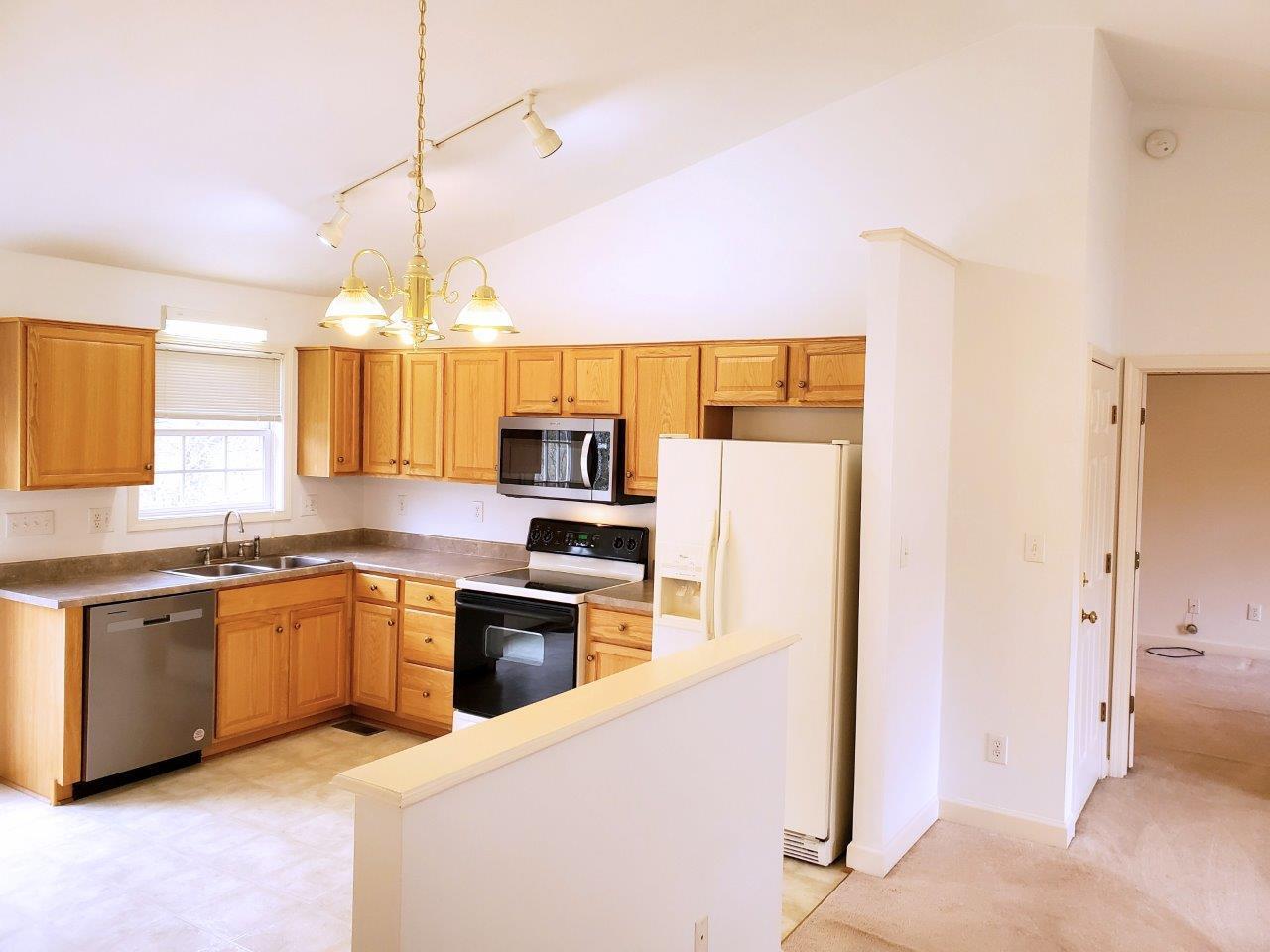 1110 Mountain View Road Vinton, VA 24179 - Photo 4 of 26 20250331_140308
