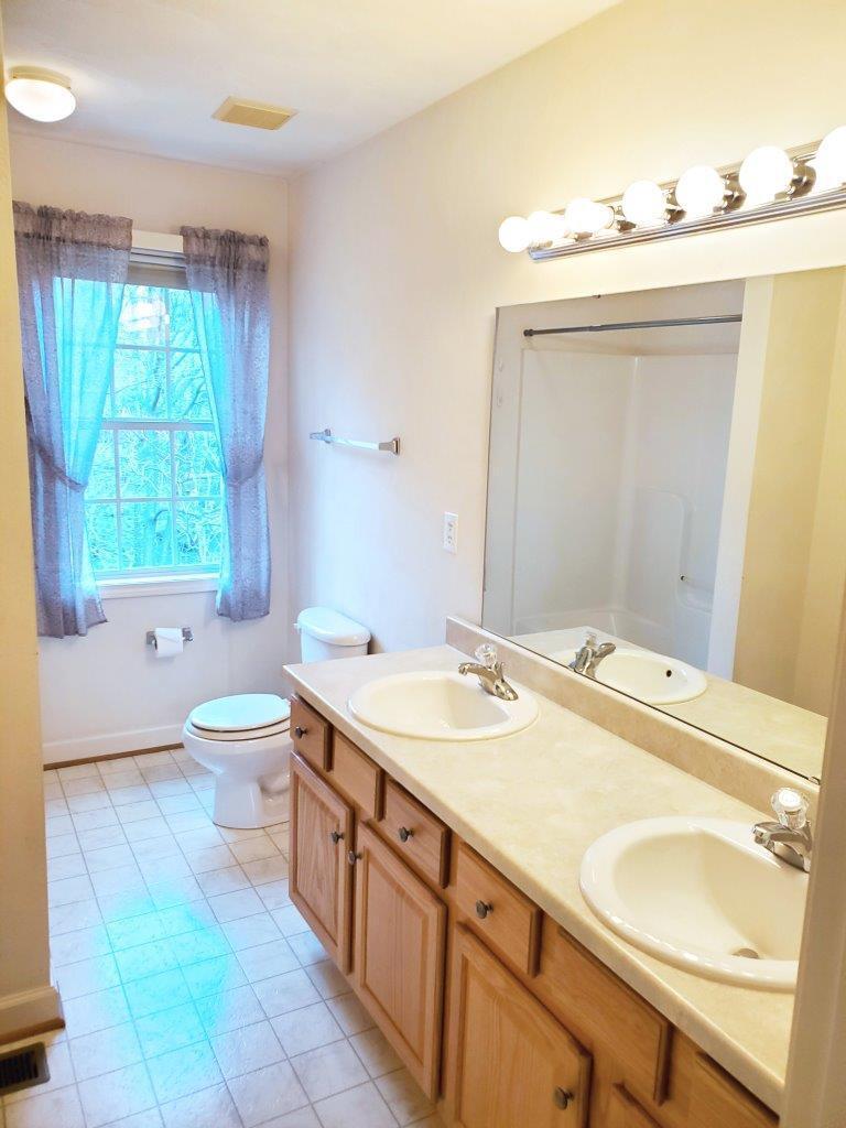 1110 Mountain View Road Vinton, VA 24179 - Photo 10 of 26 20250331_140557