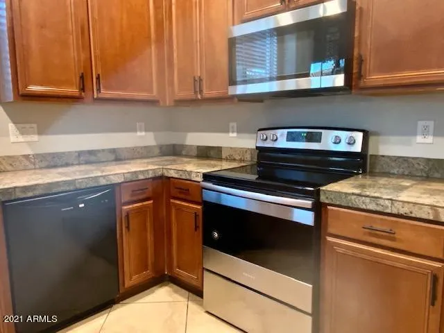 $2,395 | 3657 East Hyatt Lane, Gilbert, AZ 85295