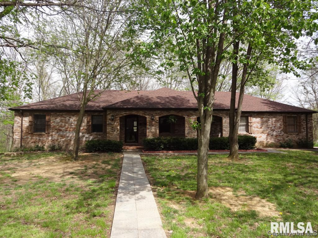 11064 Robin Lane Athens, IL 62613 - Photo 1 of 29 Gallery Image 1